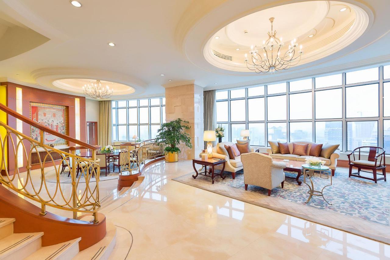 Sheraton Chengdu Lido Hotel Exterior photo